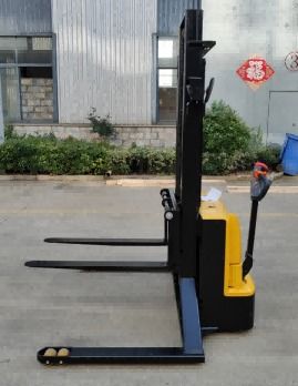 Electric Walkie Stacker 1.5 Ton 3m Lift Height with 24V Battery