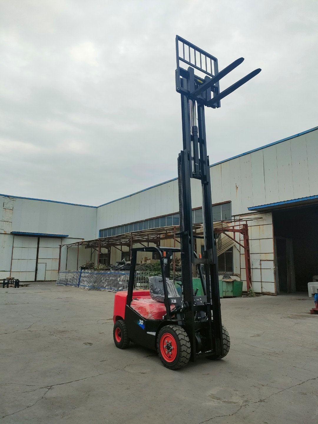 3.5 Ton Powerful Diesel Forklift Superior Load Capacity High Efficiency